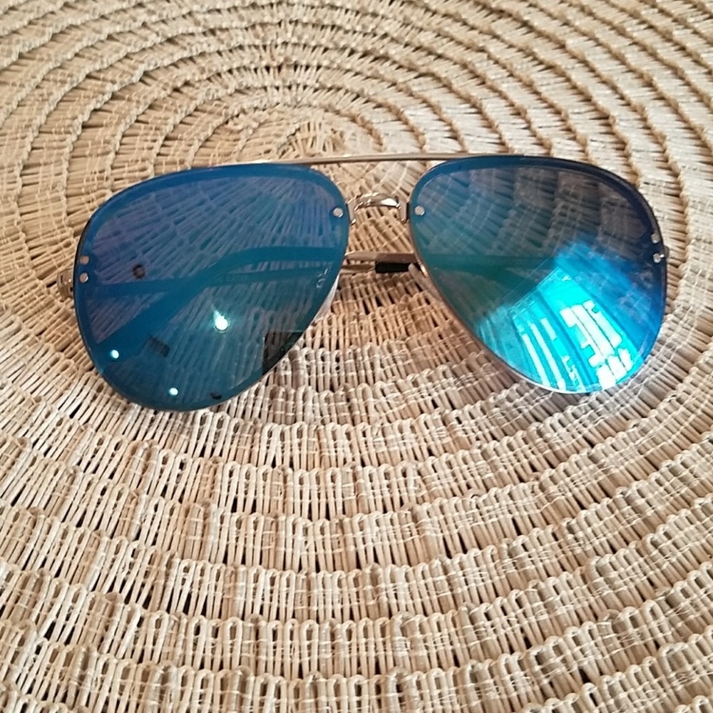 Blue Mirrored Aviator Sunglasses